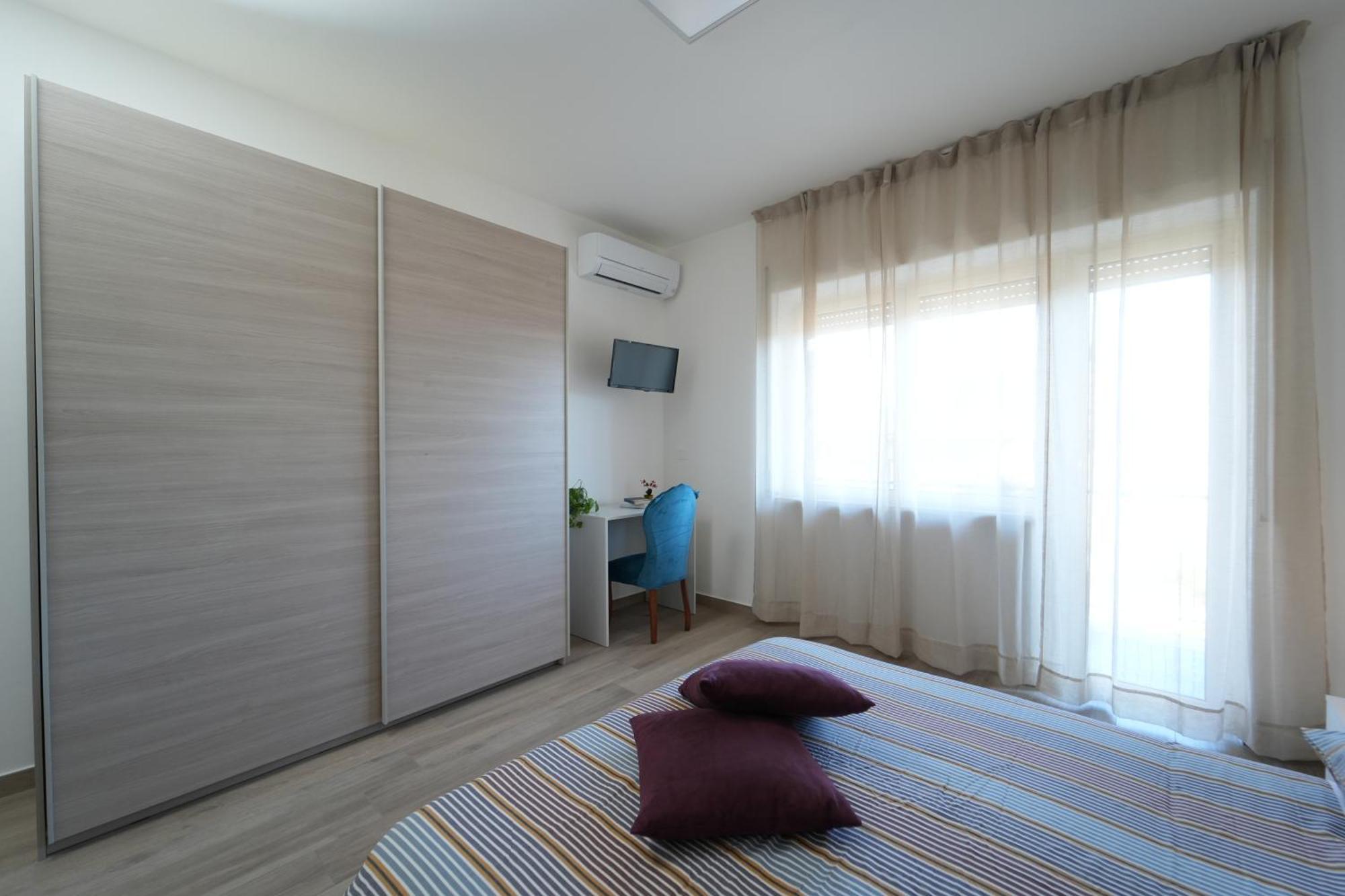 Panorama Vesuvius Affittacamere Guesthouse With Lift Near To Subway In Napoli Center Экстерьер фото