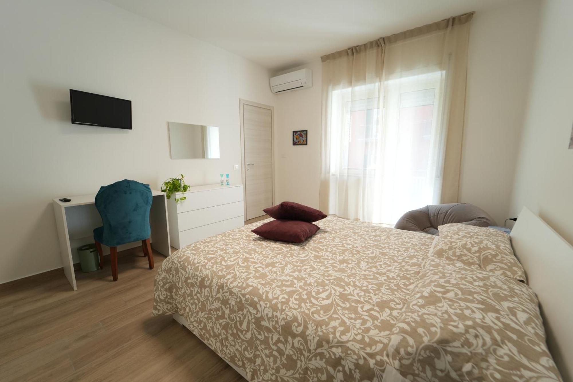 Panorama Vesuvius Affittacamere Guesthouse With Lift Near To Subway In Napoli Center Экстерьер фото