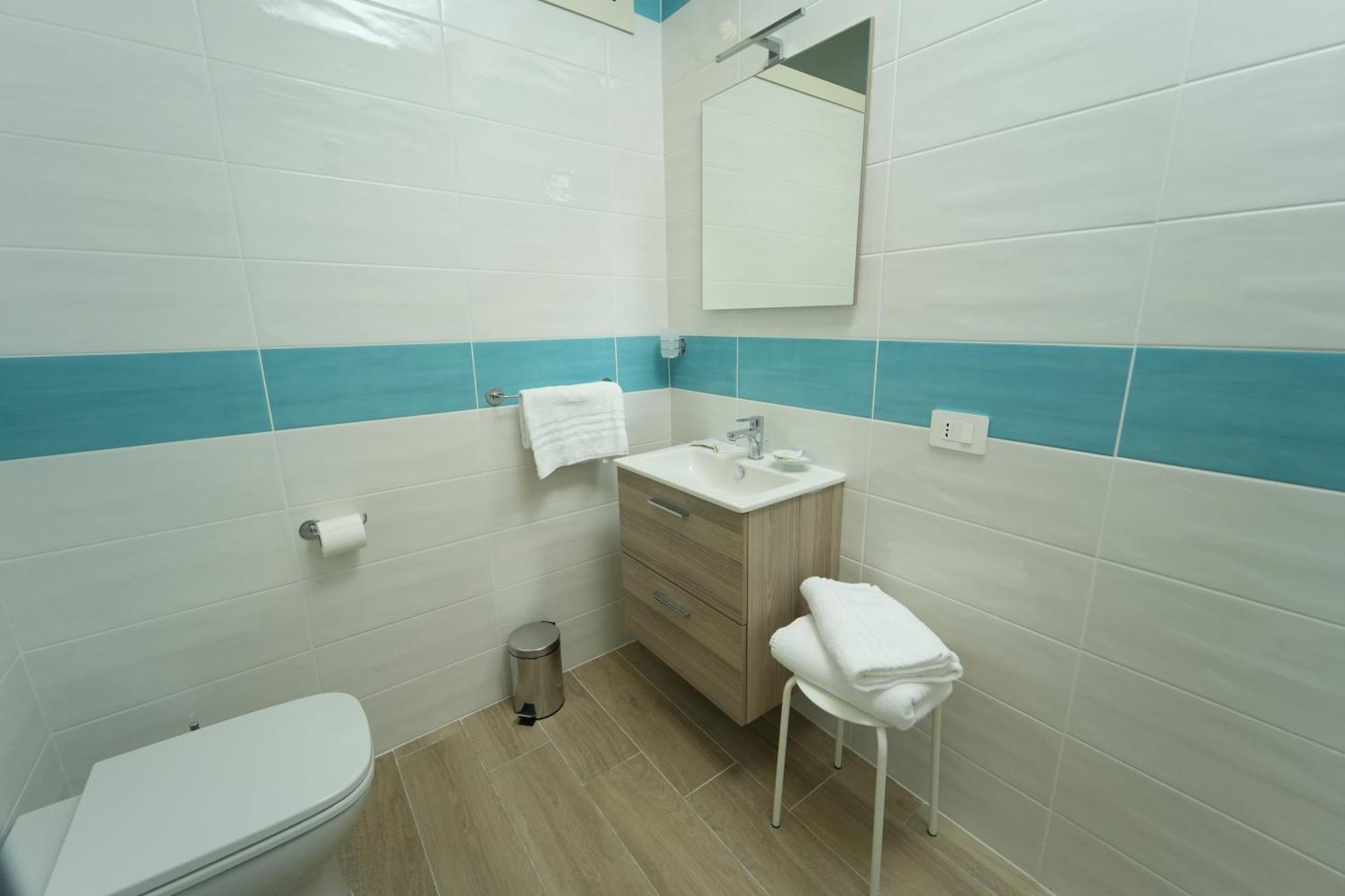 Panorama Vesuvius Affittacamere Guesthouse With Lift Near To Subway In Napoli Center Экстерьер фото
