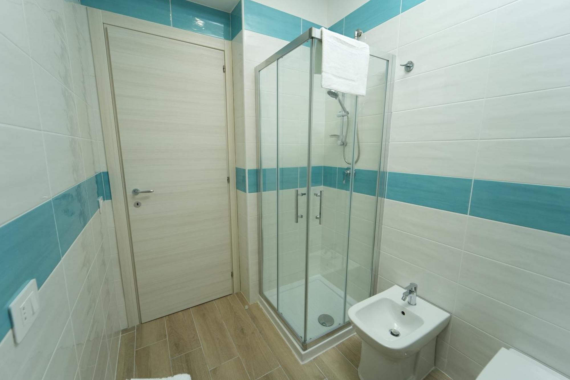 Panorama Vesuvius Affittacamere Guesthouse With Lift Near To Subway In Napoli Center Экстерьер фото