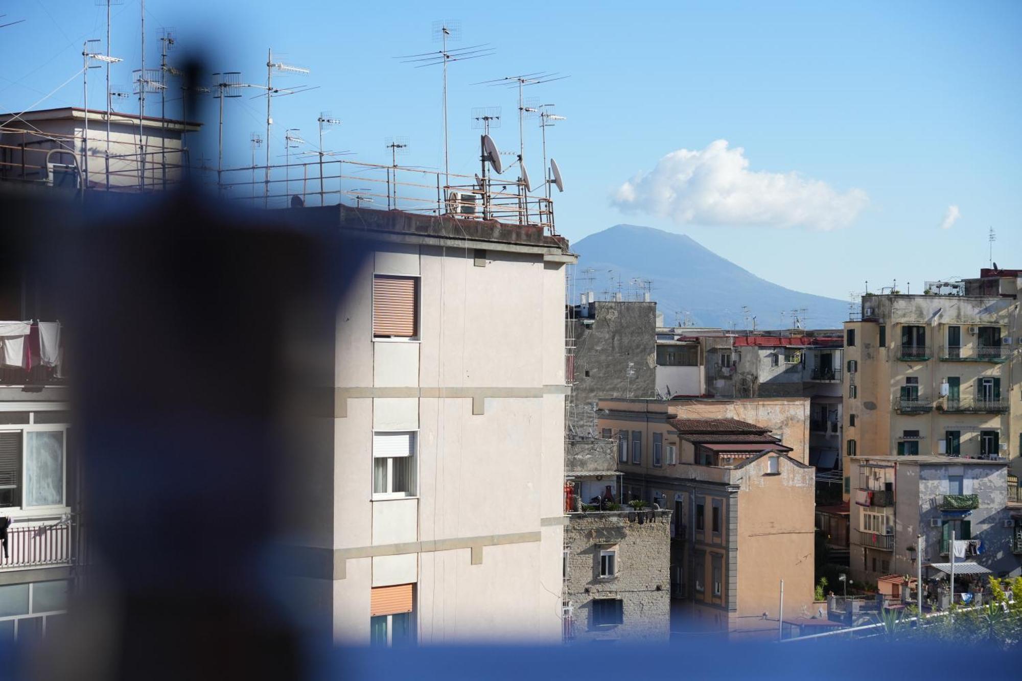 Panorama Vesuvius Affittacamere Guesthouse With Lift Near To Subway In Napoli Center Экстерьер фото